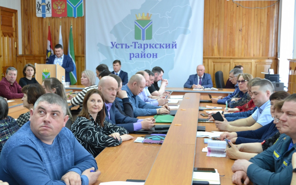 На аппаратном совещании  в администрации Усть-Таркского района